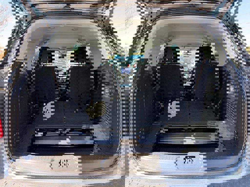 Certified 2022 Ford Explorer XLT w/ Equipment Group 202A image 40