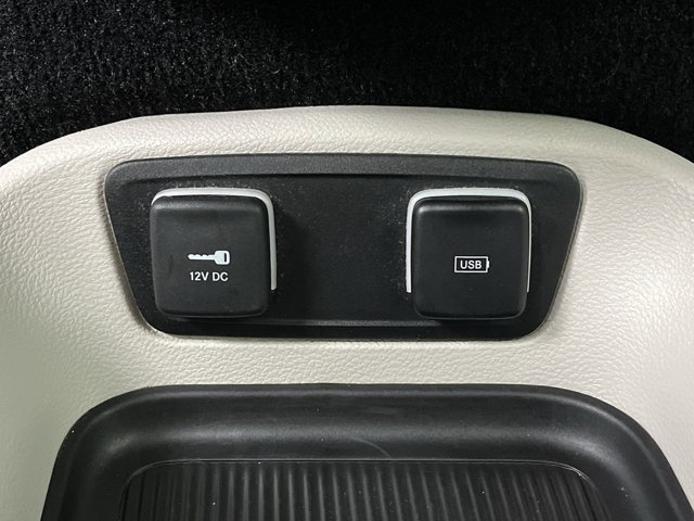 Used 2019 Chrysler Pacifica Touring-L FWD image 23