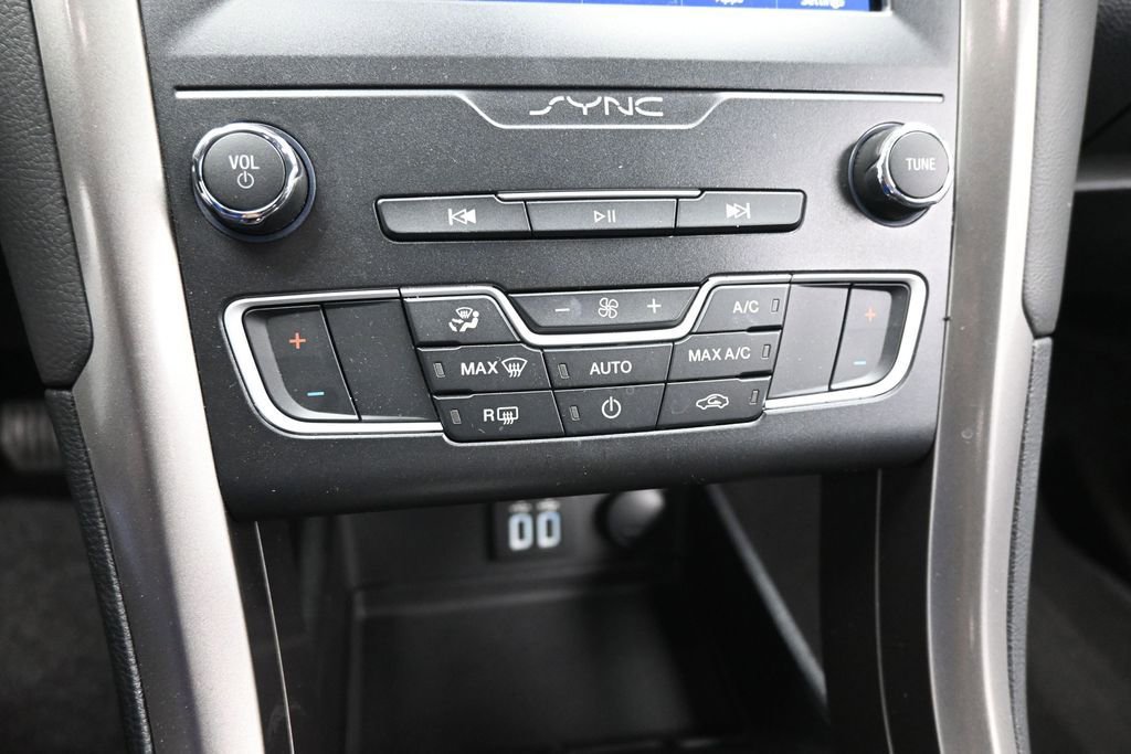 Certified 2019 Ford Fusion SE FWD image 15