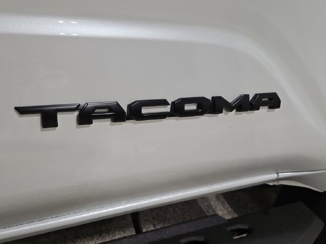 Used 2024 Toyota Tacoma TRD Sport AWD/4WD image 43