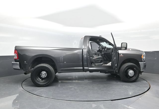 Used 2024 RAM 3500 Tradesman w/ Chrome Appearance Group AWD/4WD image 28