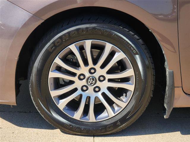Used 2020 Toyota Sienna XLE Premium FWD image 9