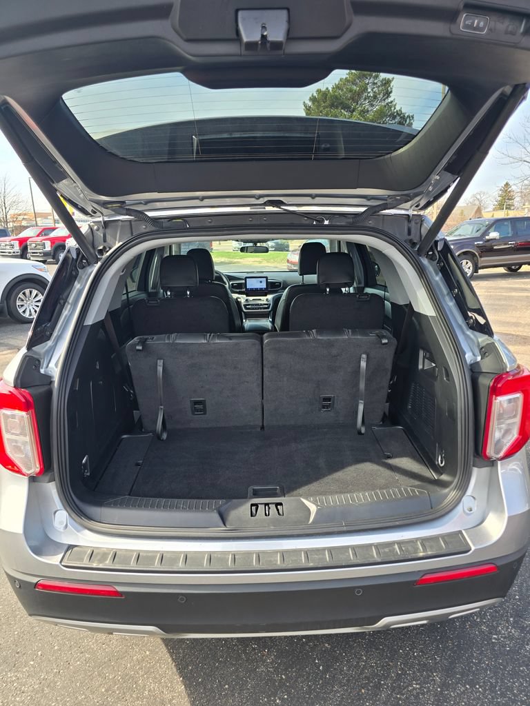 Certified 2023 Ford Explorer XLT w/ Equipment Group 202A AWD/4WD image 16