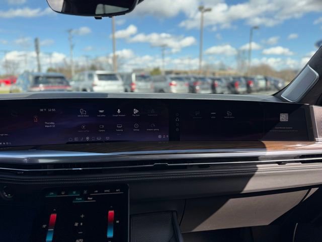 Used 2026 Cadillac Escalade Platinum Sport w/ LPO, Floor Liner Package image 43