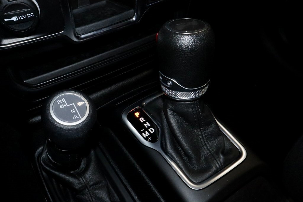 Used 2023 Jeep Wrangler Sport image 31