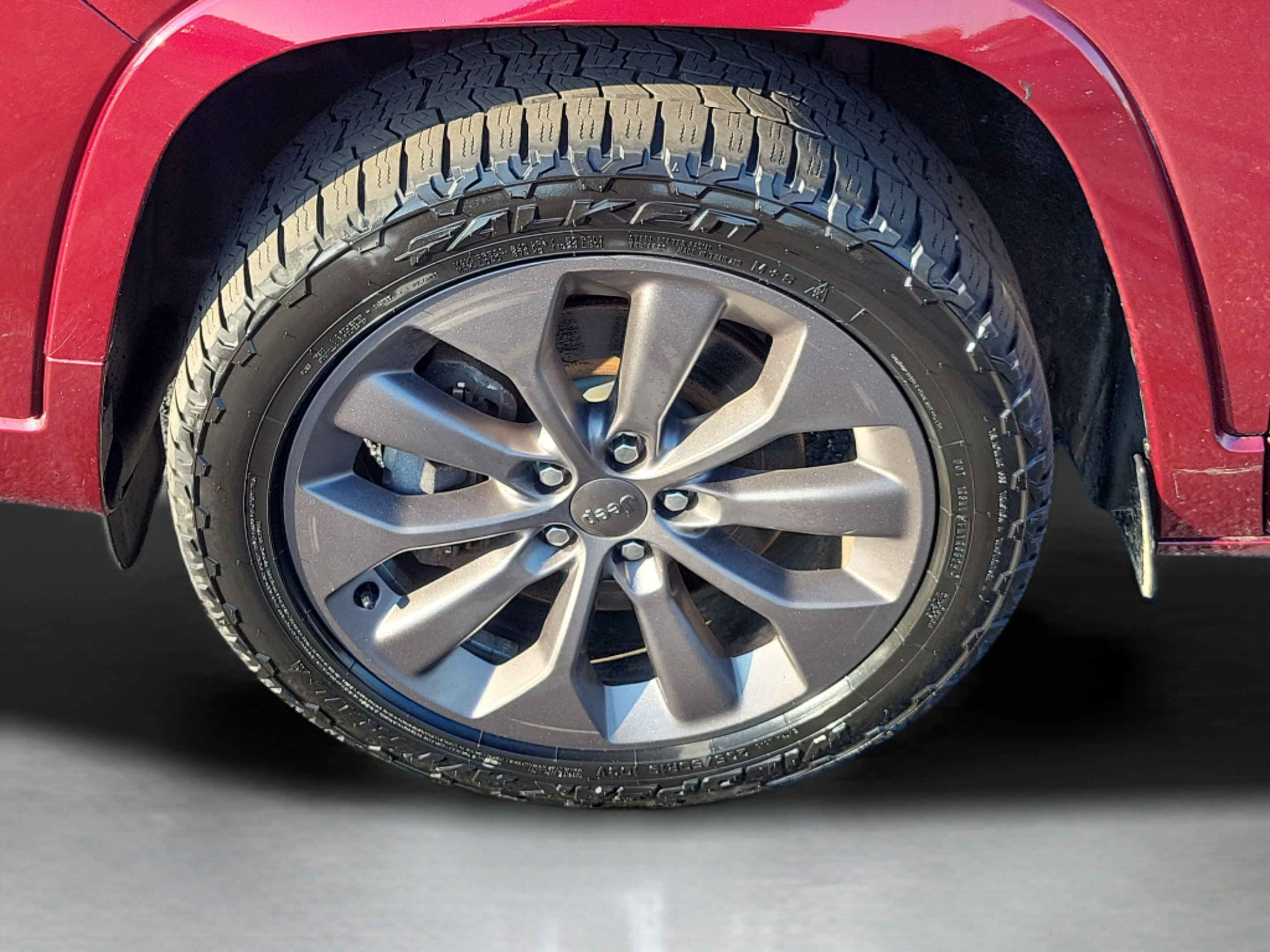 Used 2020 Jeep Cherokee High Altitude AWD/4WD image 7