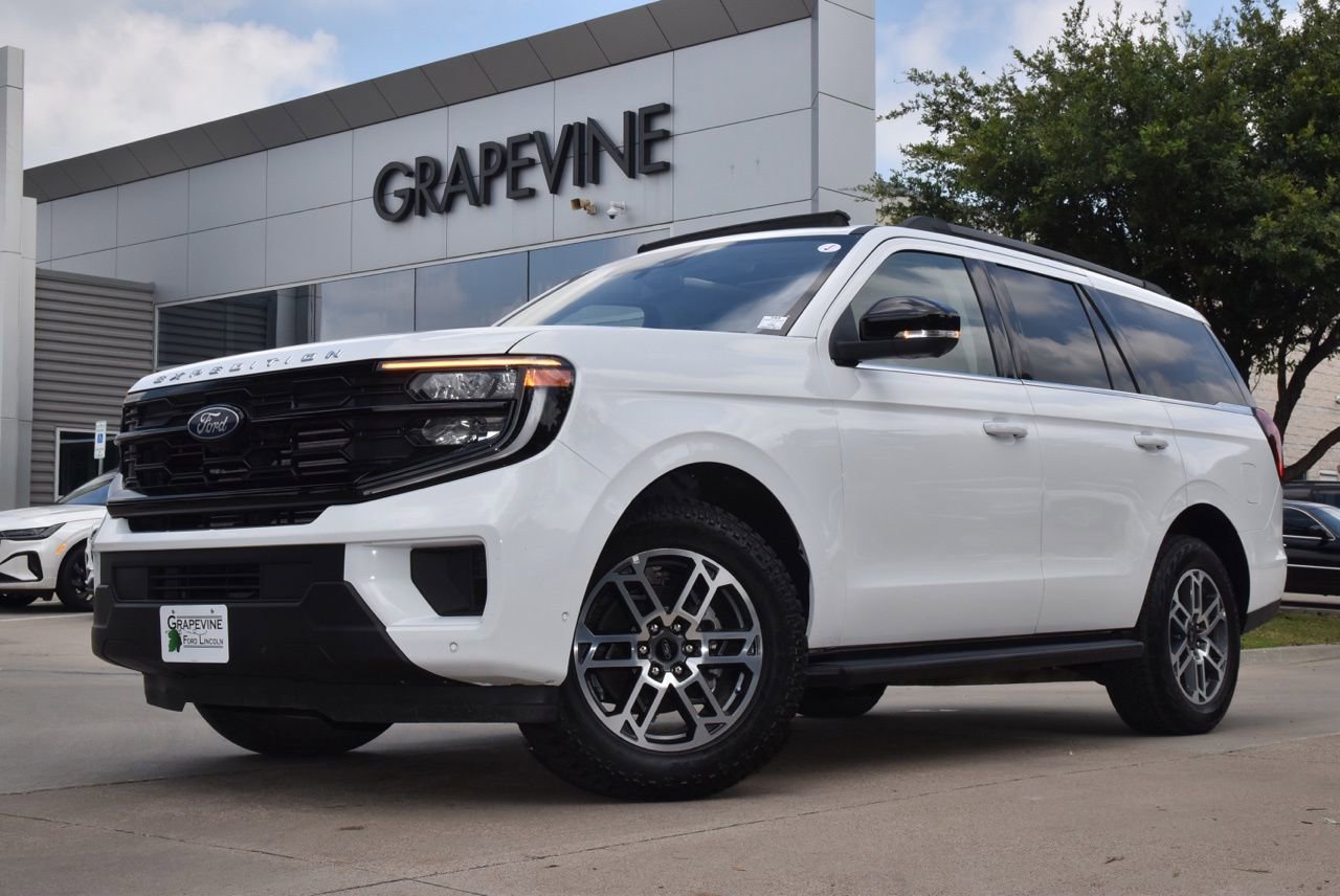 Certified 2025 Ford Expedition Active AWD/4WD image 2
