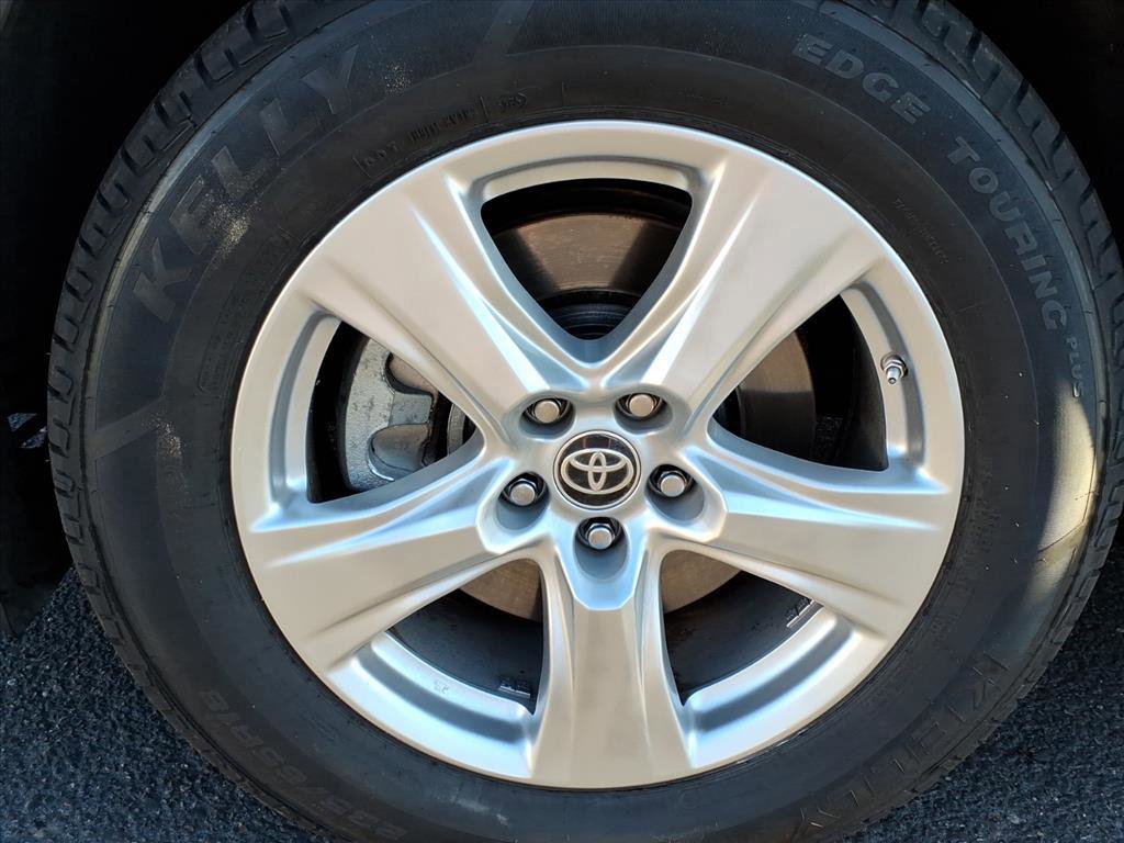 Used 2022 Toyota Highlander L image 7