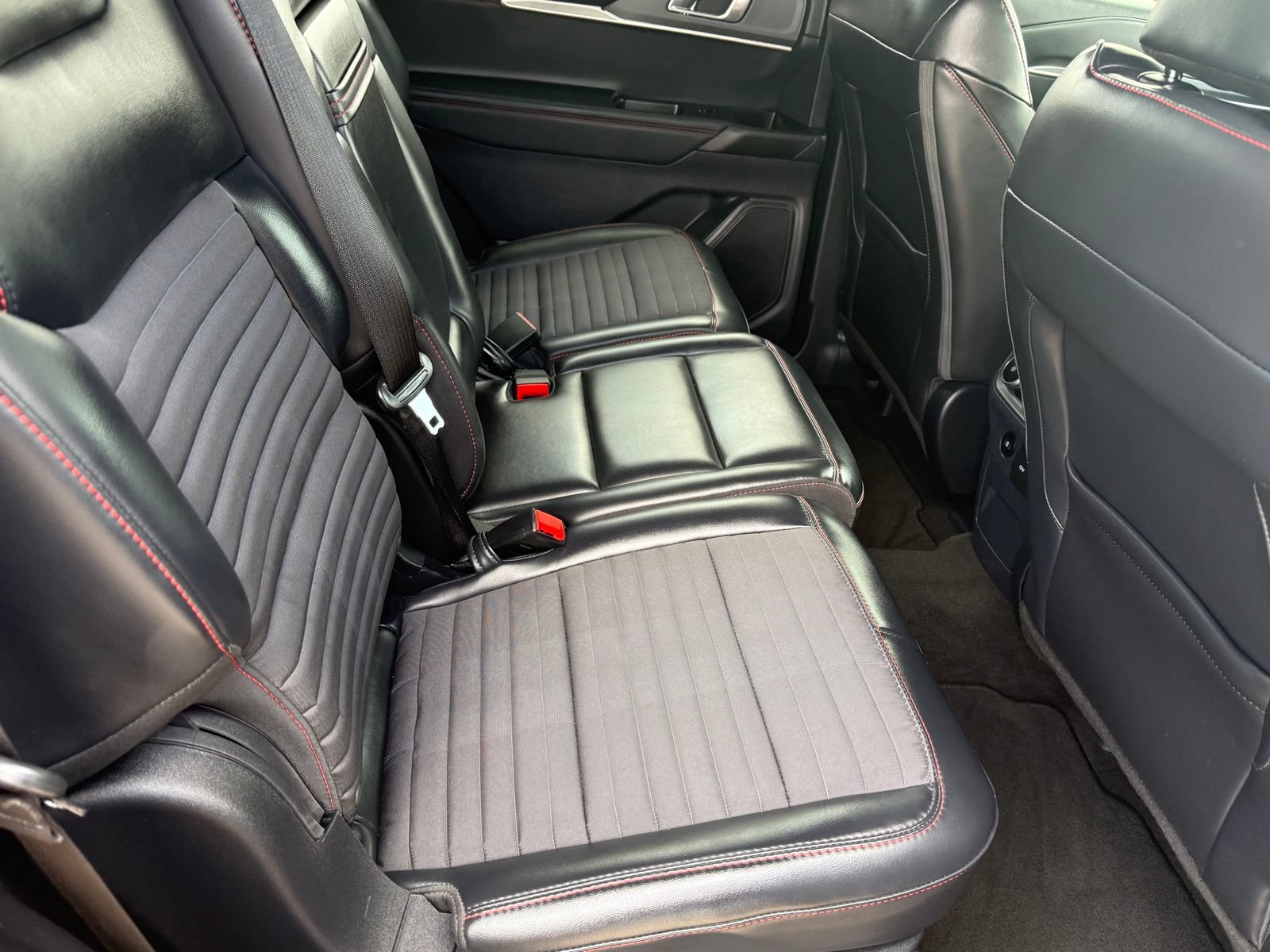 Certified 2025 Ford Explorer ST-Line RWD image 19