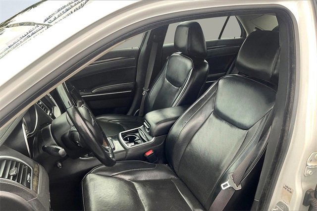 Used 2019 Chrysler 300 Limited image 24