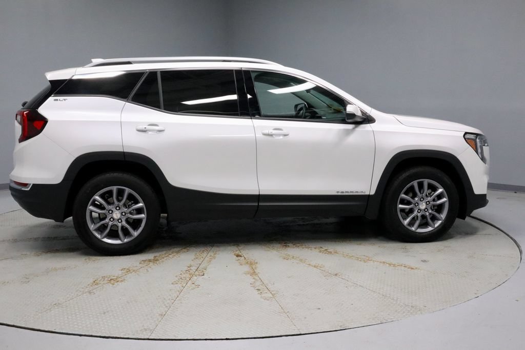 Used 2023 GMC Terrain SLT AWD/4WD image 12