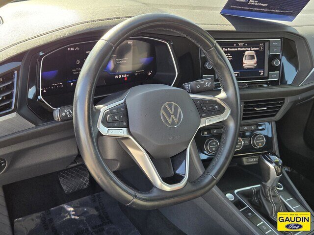 Used 2024 Volkswagen Jetta SE FWD image 19