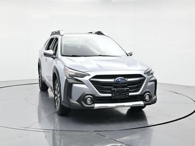Used 2025 Subaru Outback Touring AWD/4WD image 5