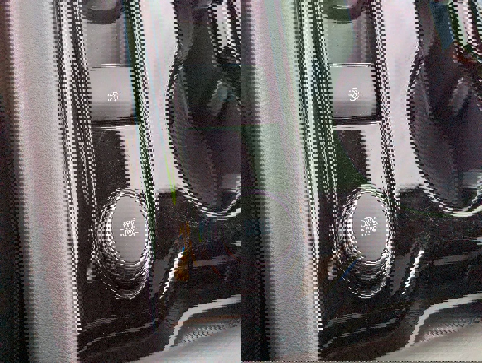 Certified 2025 Ford Explorer Platinum w/ LUX Leather Package image 25