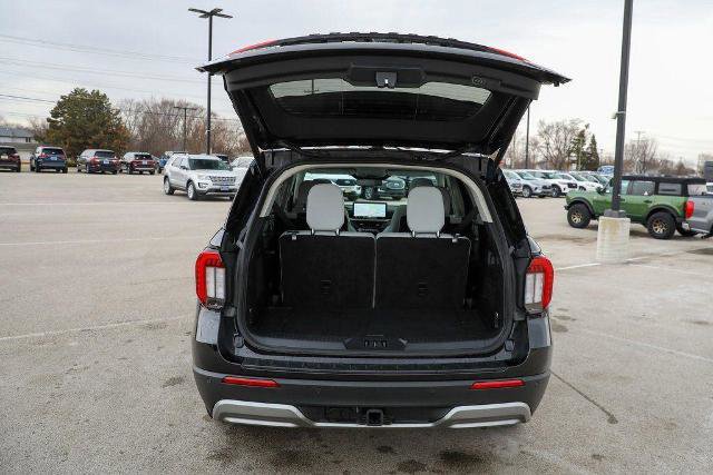 Certified 2025 Ford Explorer Platinum w/ LUX Leather Package AWD/4WD image 12