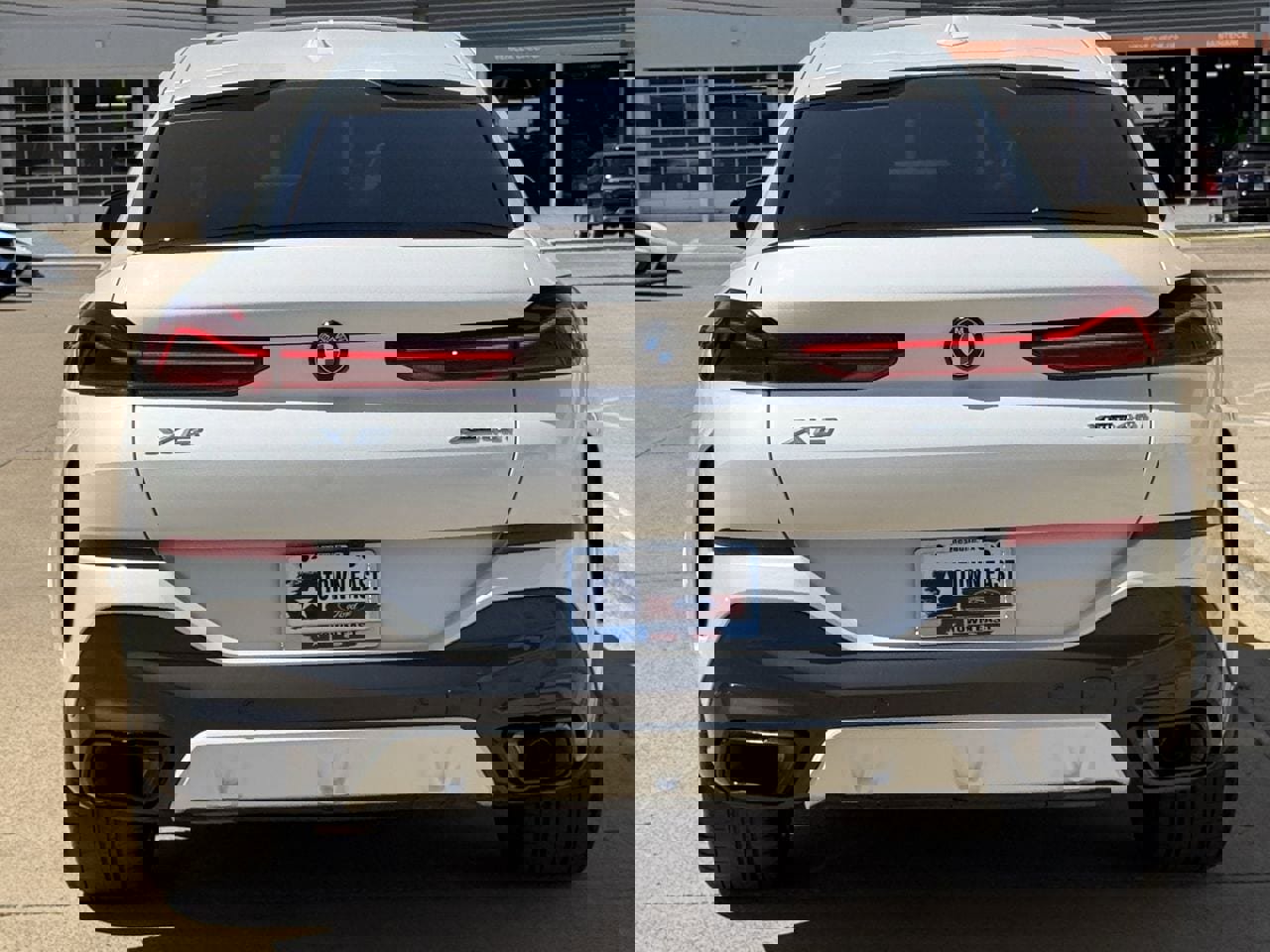 Used 2024 BMW X6 xDrive40i w/ Premium Package image 6