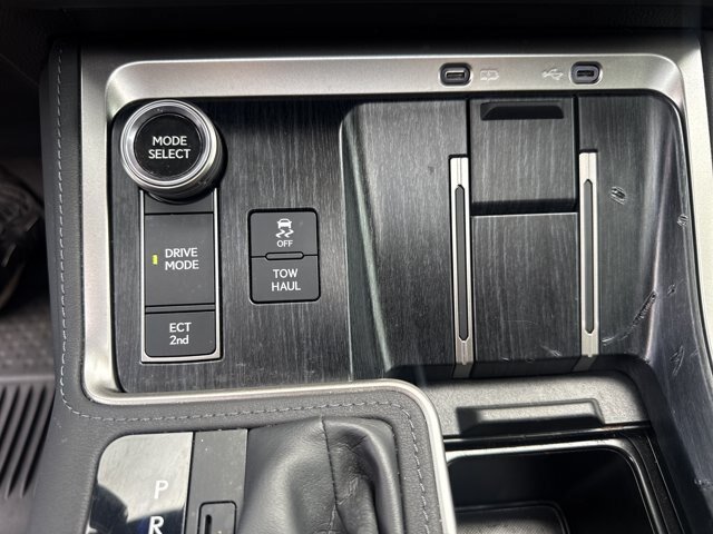 Used 2024 Lexus GX 550 w/ Cold Area Package AWD/4WD image 23