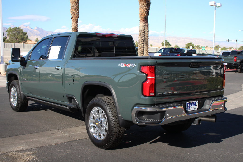 Used 2025 Chevrolet Silverado 2500 LTZ w/ LTZ Premium Package AWD/4WD image 5