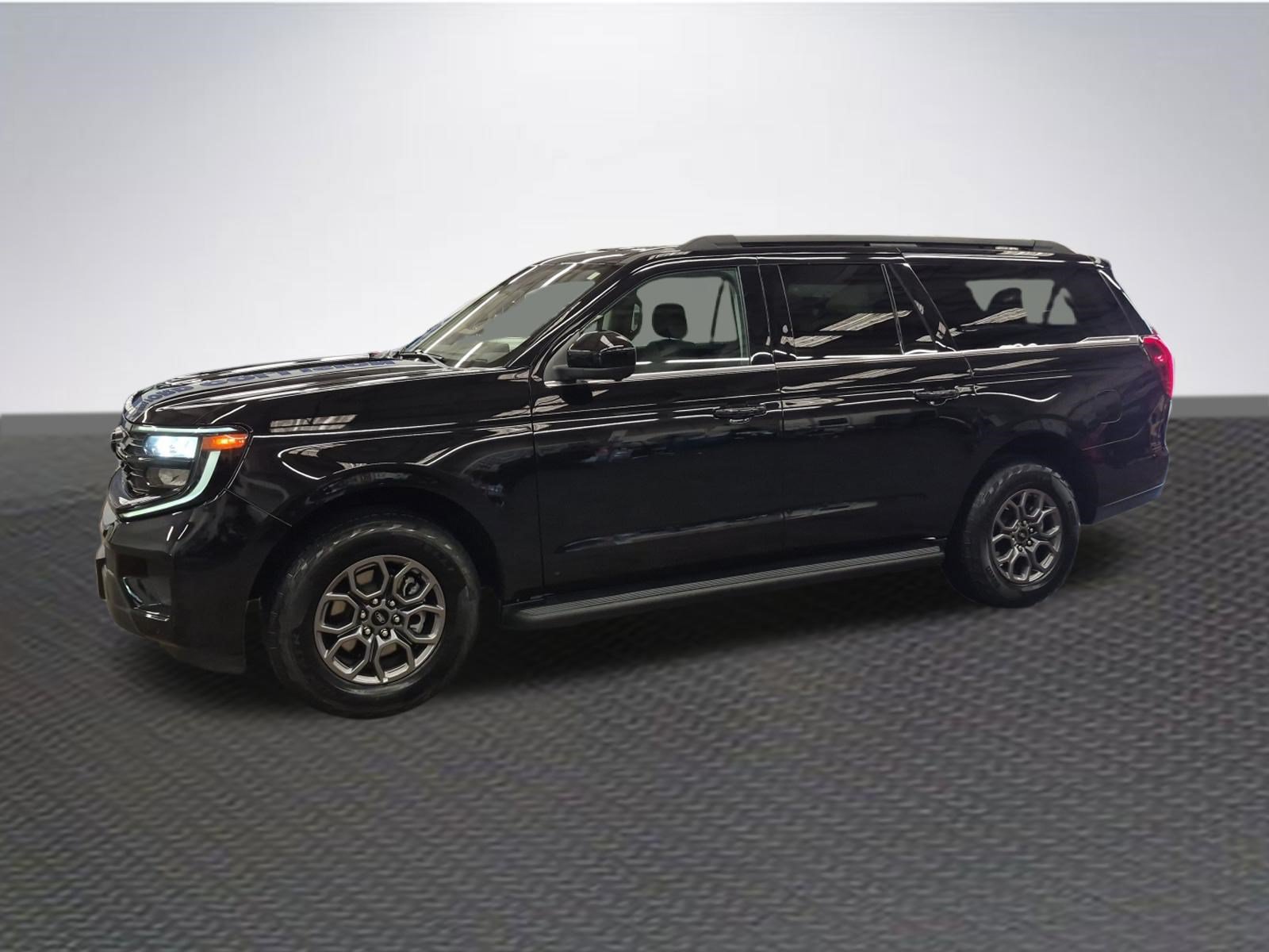 Certified 2025 Ford Expedition Max Active AWD/4WD image 2
