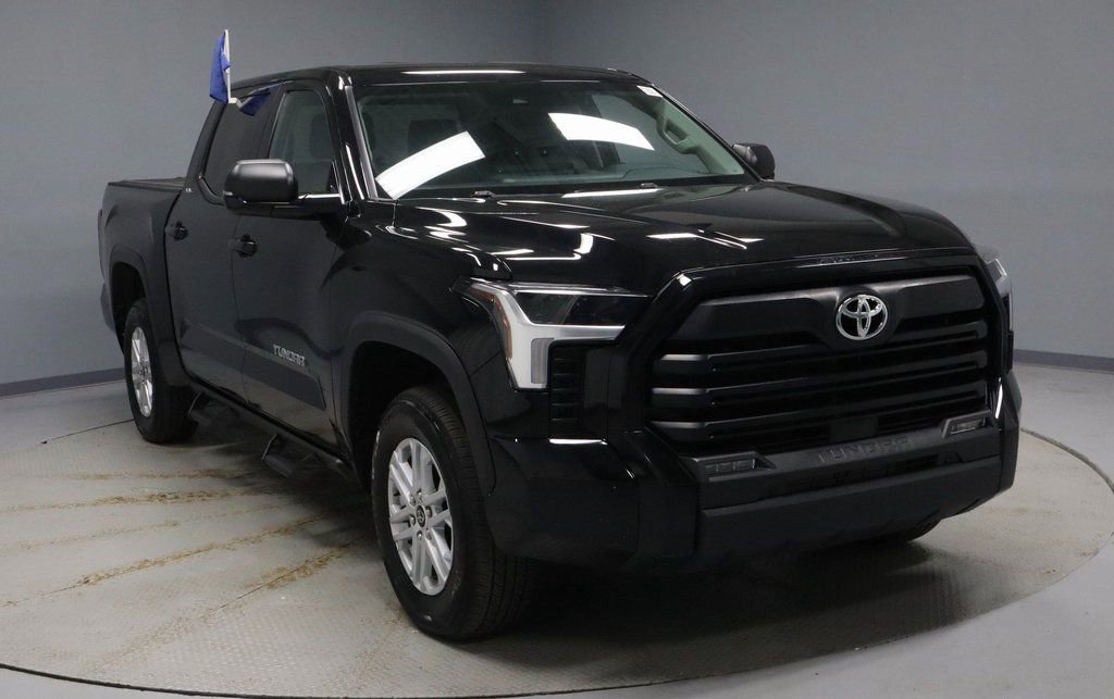 Used 2023 Toyota Tundra SR5 w/ SR5 Premium Package image 7
