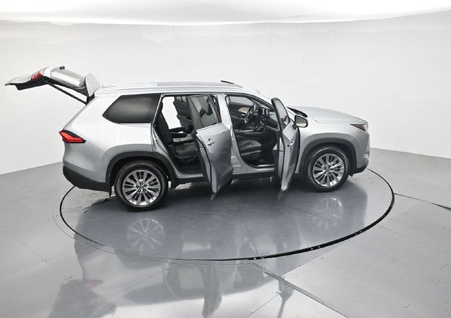 Used 2024 Toyota Grand Highlander AWD image 42