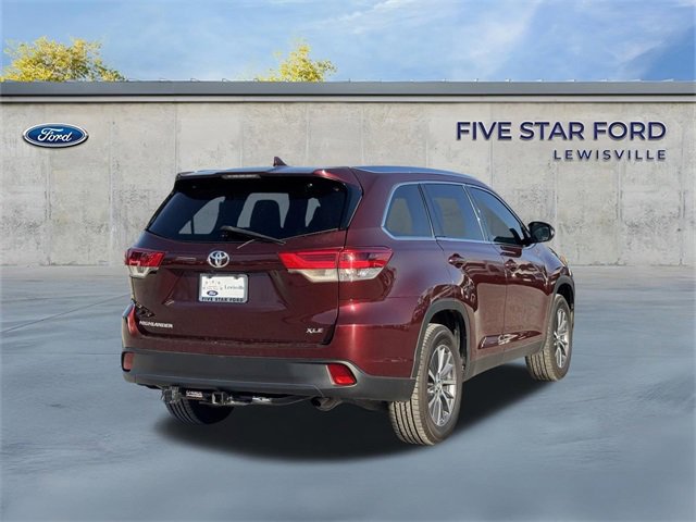 Used 2019 Toyota Highlander XLE image 4