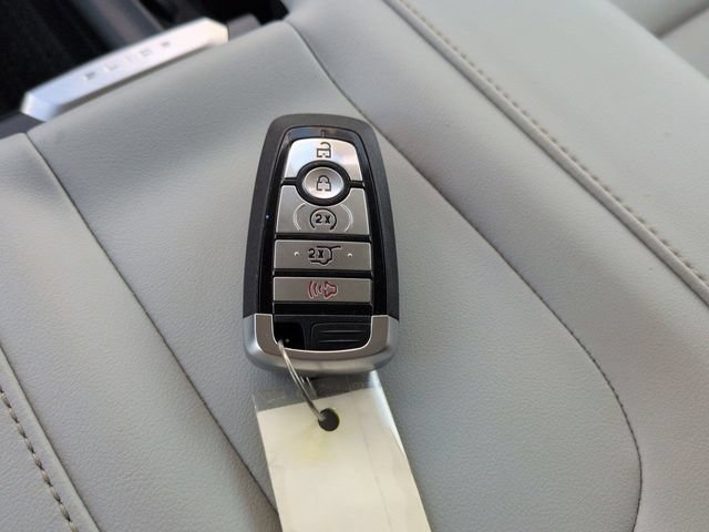 Certified 2025 Ford Expedition Platinum w/ Driver's Package AWD/4WD image 28