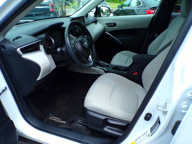 Used 2022 Toyota Corolla Cross LE AWD/4WD image 16