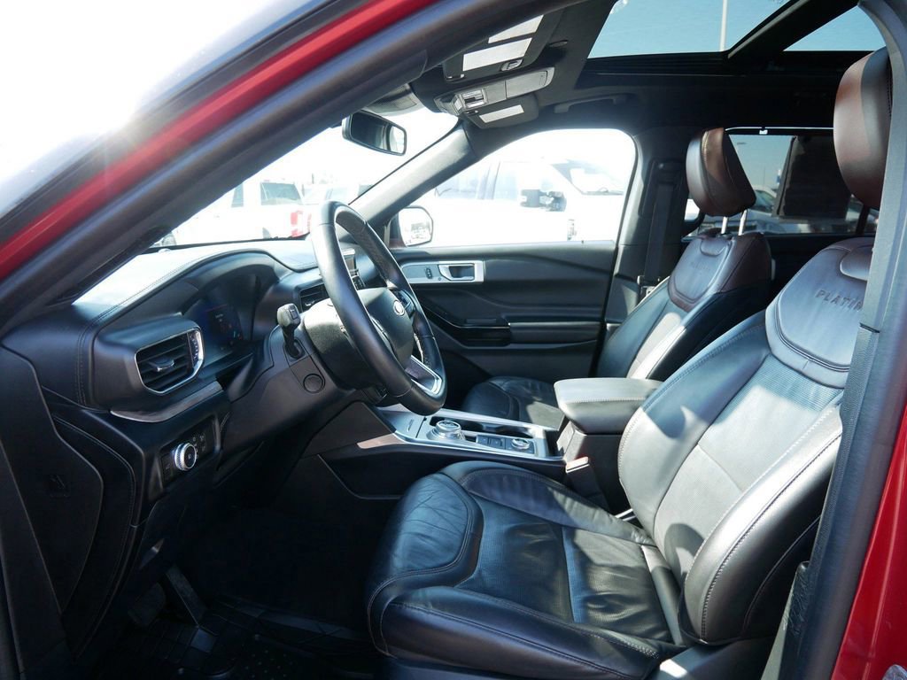 Certified 2023 Ford Explorer Platinum w/ Equipment Group 601A image 7