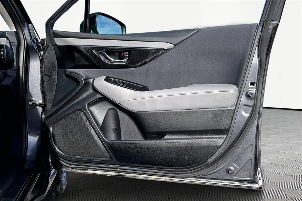 Used 2025 Subaru Outback Premium w/ Popular Package #1A image 24