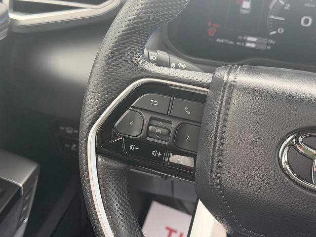 Used 2024 Toyota Sequoia Platinum AWD/4WD image 17