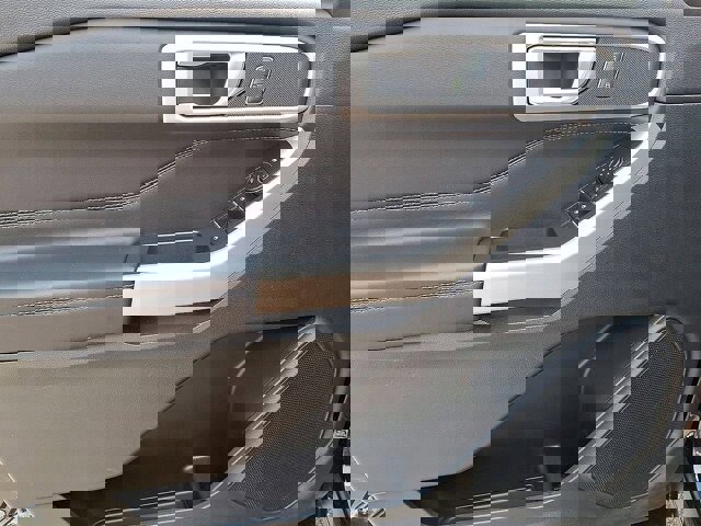 Certified 2022 Ford Explorer XLT w/ Equipment Group 202A image 15