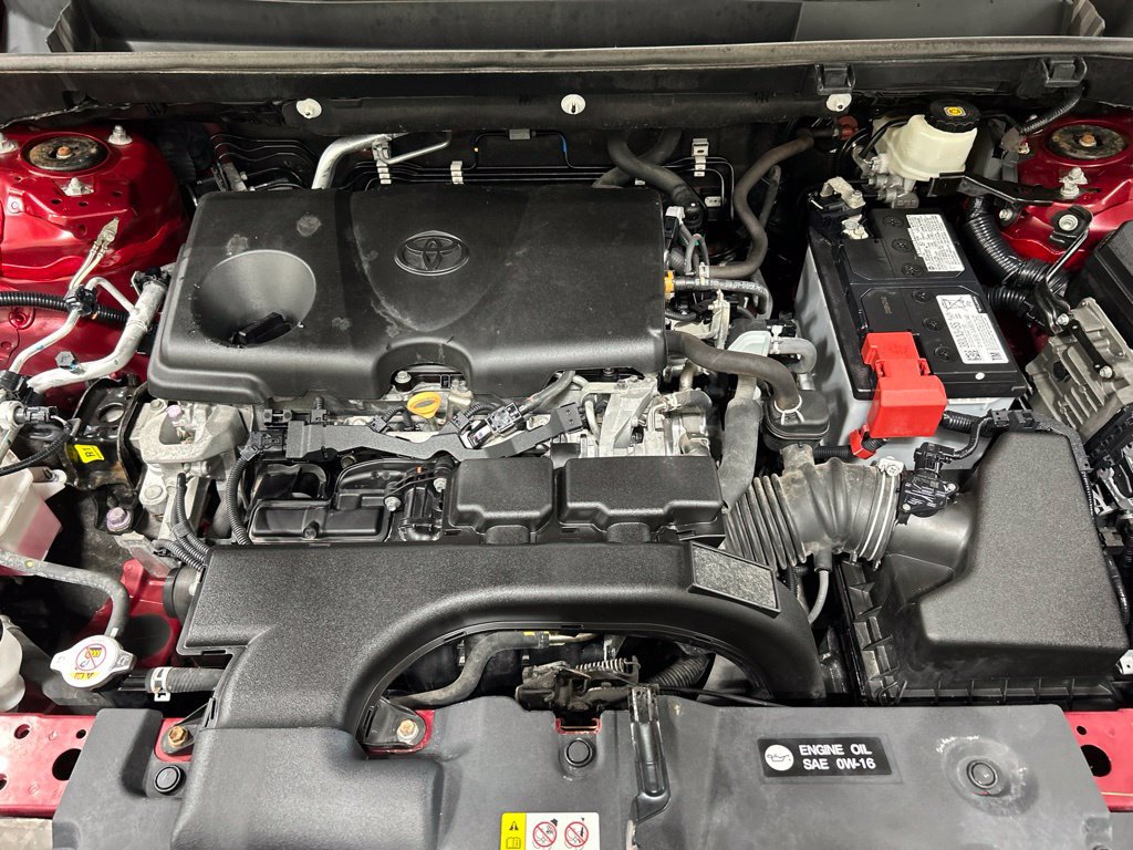 Used 2021 Toyota RAV4 LE AWD/4WD image 24