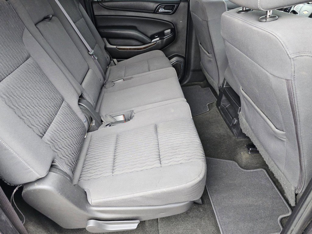 Used 2017 Chevrolet Suburban LS image 5