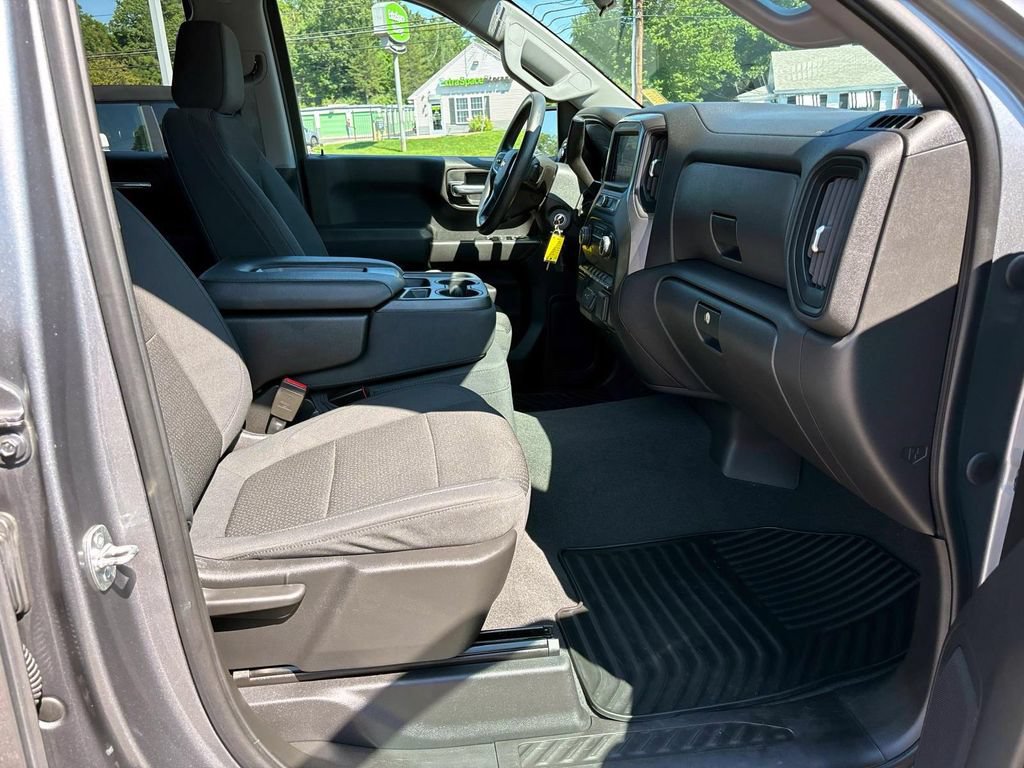 Used 2021 Chevrolet Silverado 1500 Custom w/ Safety Confidence Package AWD/4WD image 16