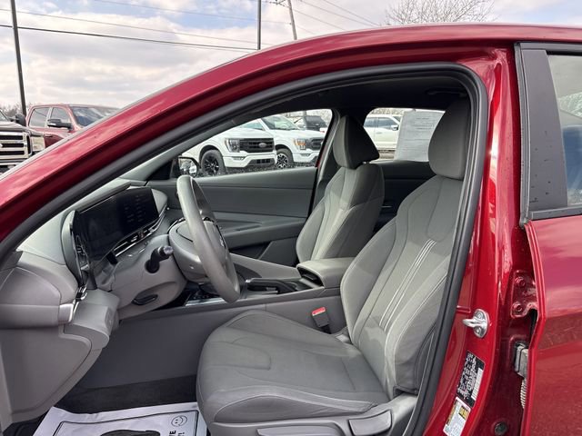 Used 2024 Hyundai Elantra SEL image 22