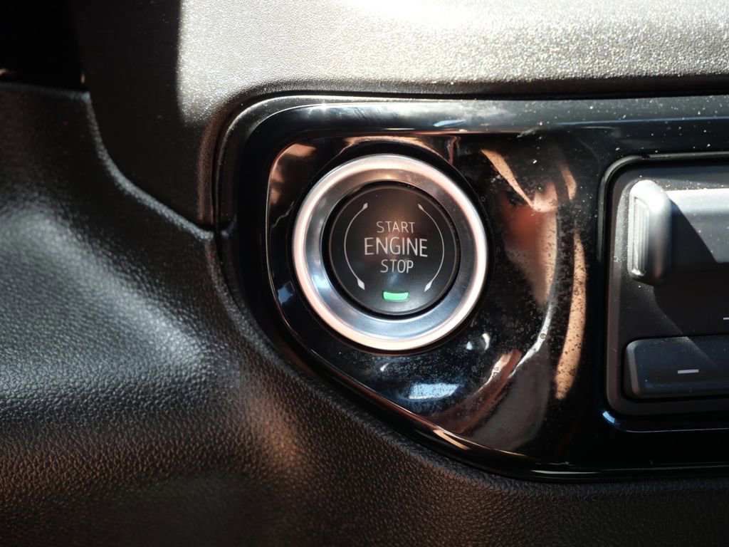 Used 2025 Chevrolet Silverado 1500 LT AWD/4WD image 19