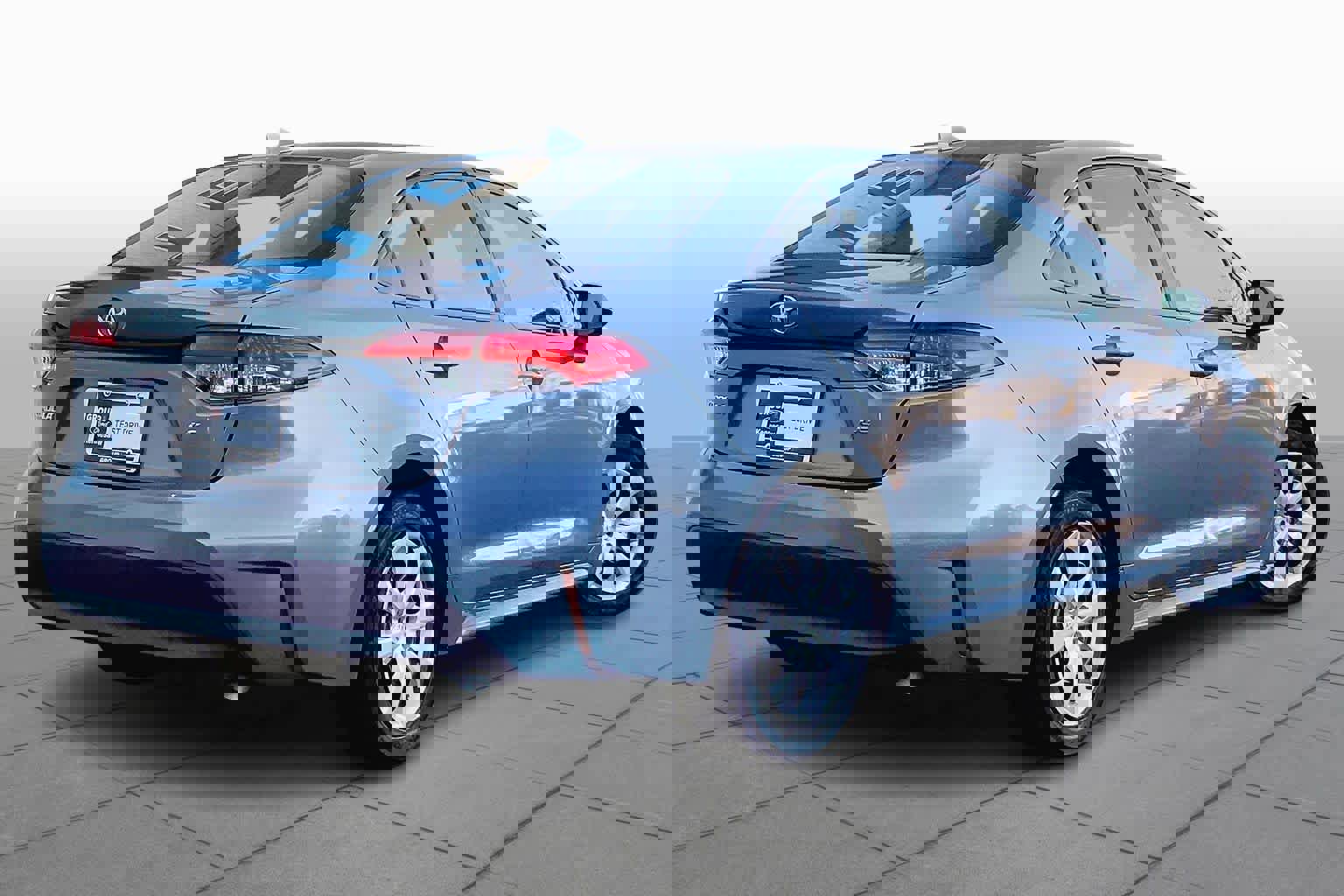 Used 2024 Toyota Corolla LE image 4