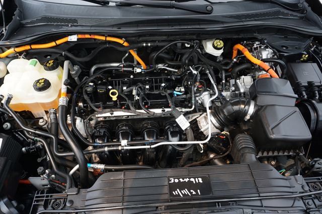 Certified 2021 Ford Escape SE w/ SE Sport Appearance Package FWD image 13