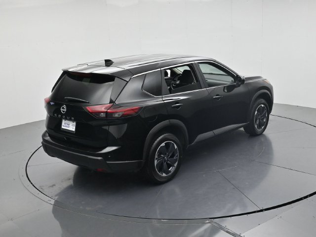 Used 2025 Nissan Rogue SV FWD image 40