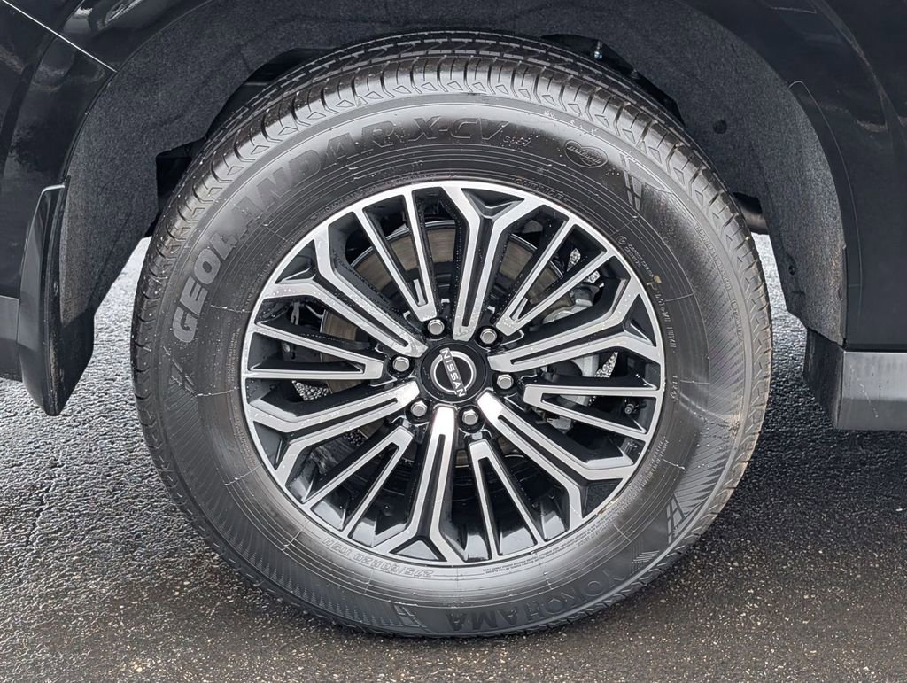Used 2025 Nissan Armada Platinum image 17