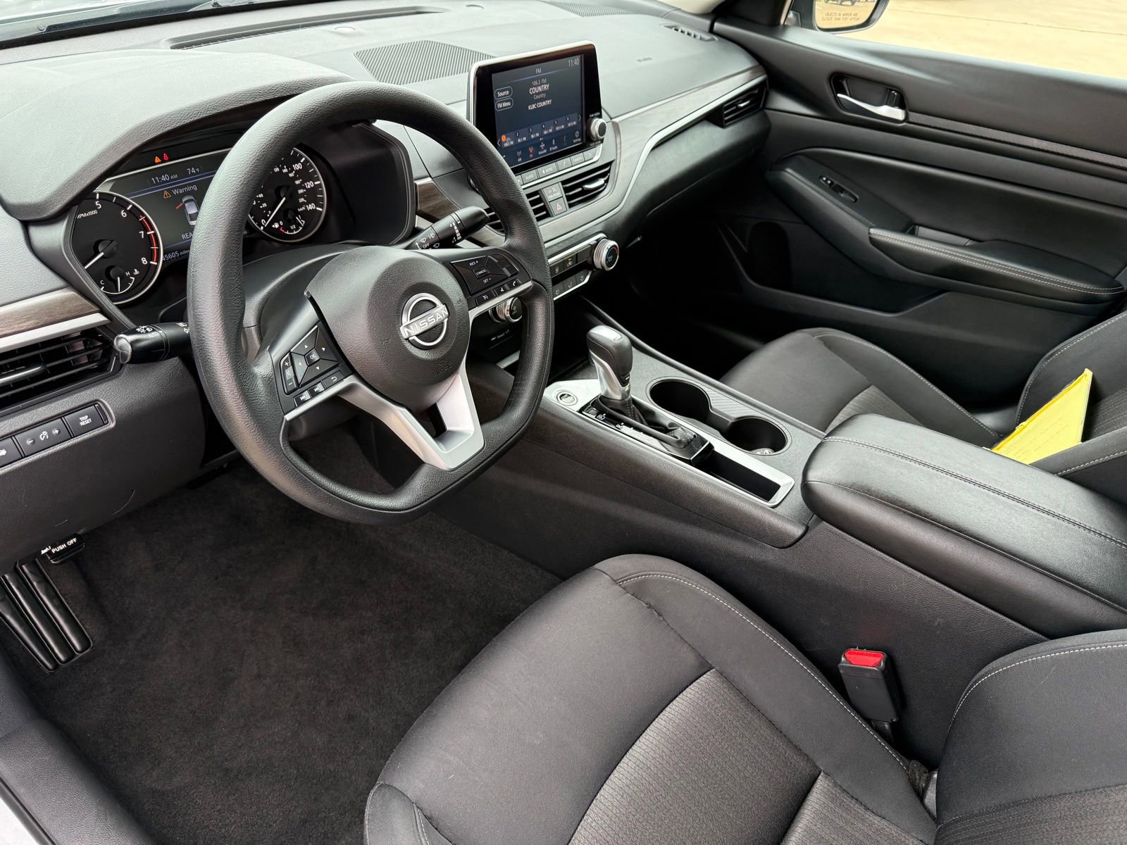 Used 2025 Nissan Altima 2.5 SV FWD image 11