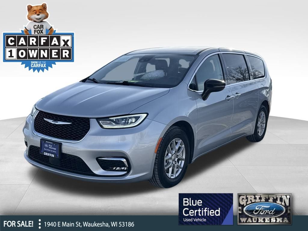Used 2024 Chrysler Pacifica Touring-L video 1