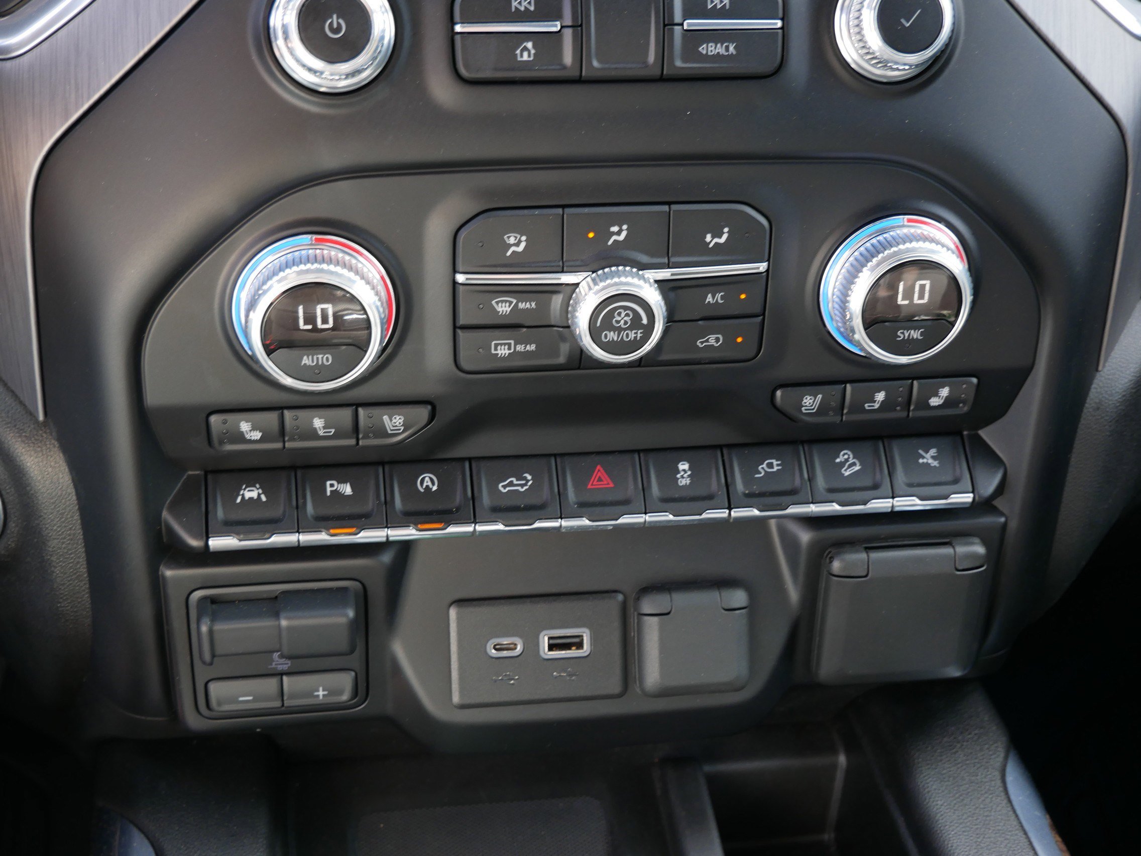 Used 2019 GMC Sierra 1500 Denali w/ Denali Ultimate Package AWD/4WD image 23