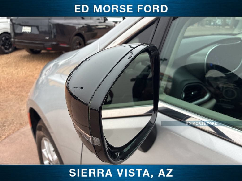 Used 2024 Chrysler Pacifica Touring-L FWD image 26
