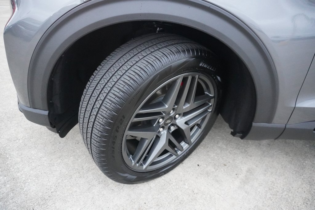 Certified 2025 Ford Explorer ST-Line w/ Premium Package image 33