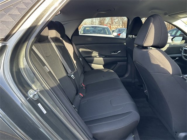 Used 2025 Hyundai Elantra SE image 36