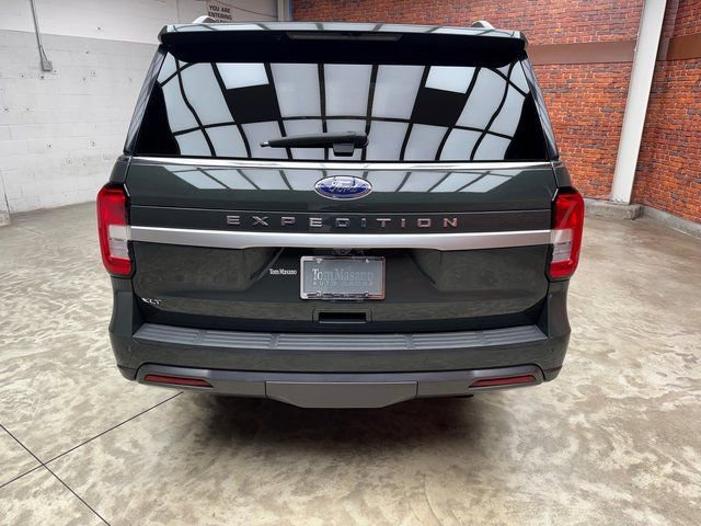 Certified 2022 Ford Expedition XLT image 3