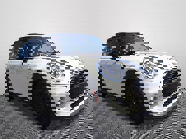 Used 2020 MINI Cooper 2-Door Hardtop image 4