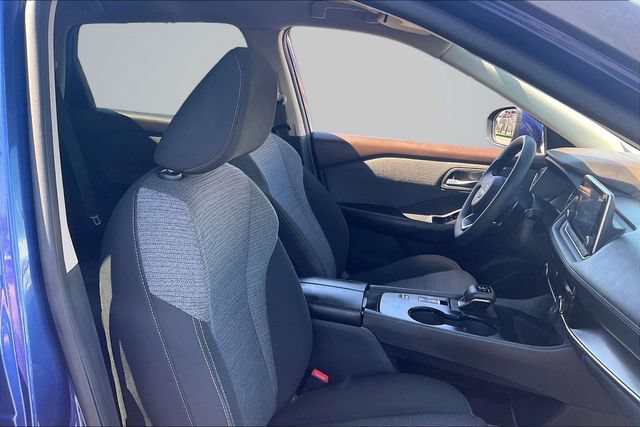 Used 2023 Nissan Rogue SV FWD image 7